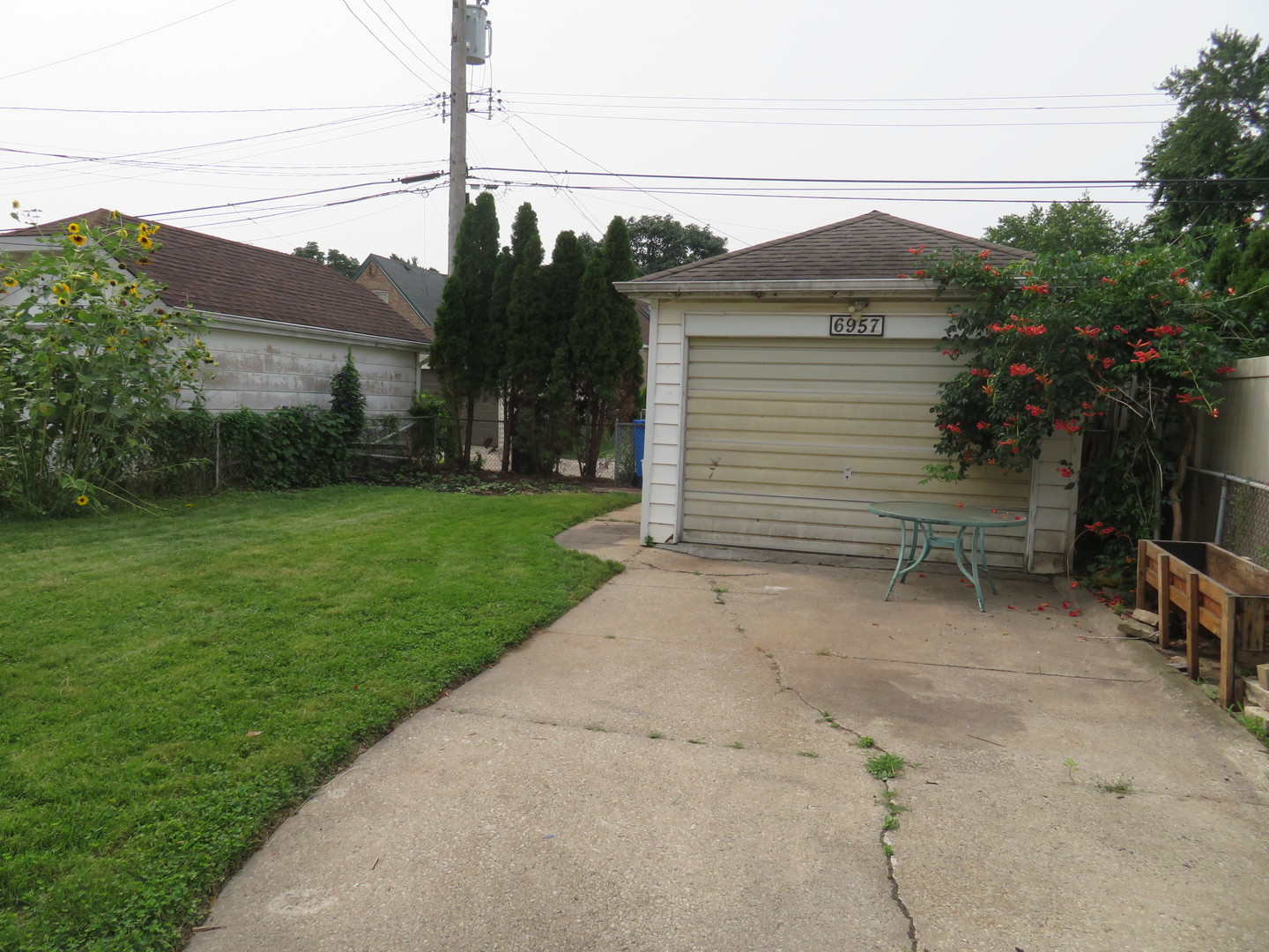 6957 W Fletcher Street Property Photo 4