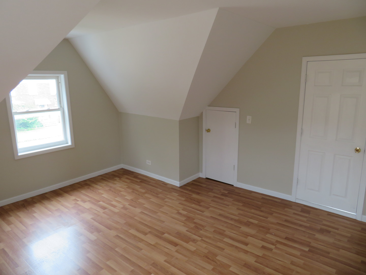 6957 W Fletcher Street Property Photo 6