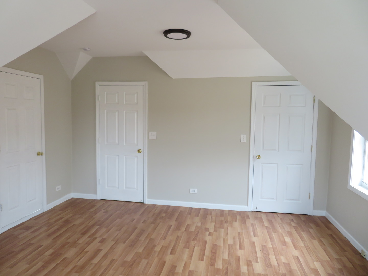 6957 W Fletcher Street Property Photo 7