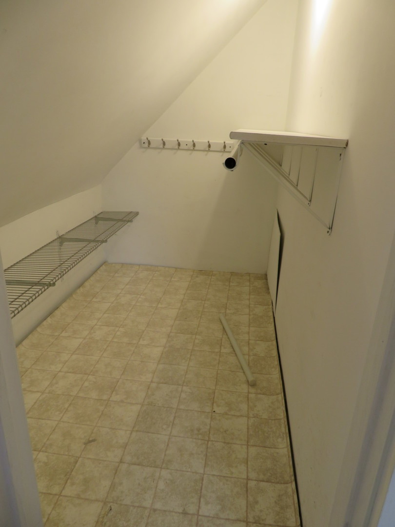 6957 W Fletcher Street Property Photo 9