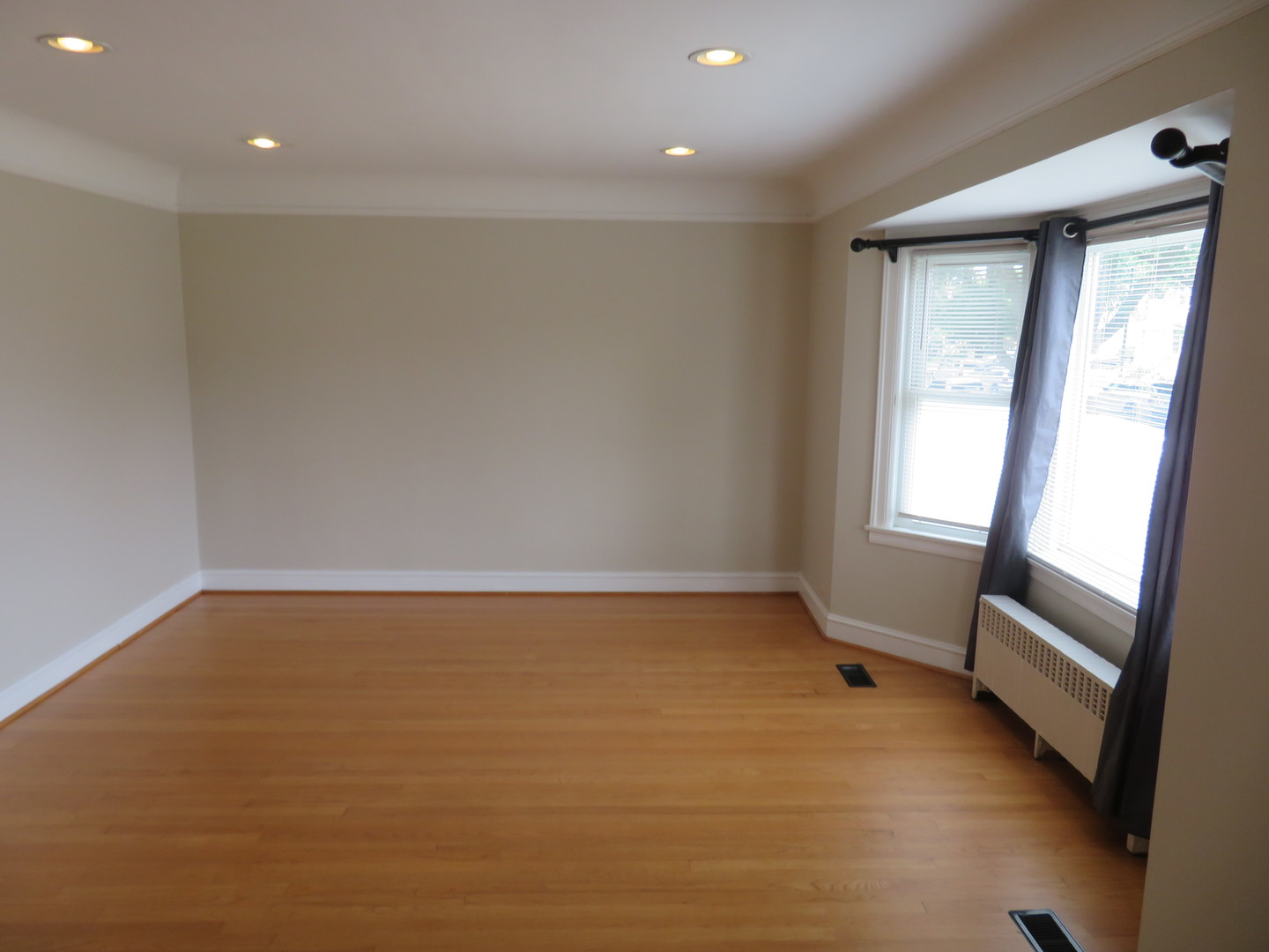 6957 W Fletcher Street Property Photo 18