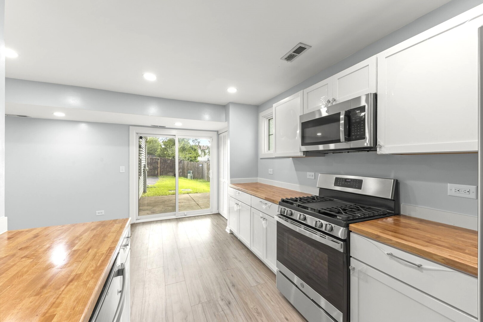 1010 Symphony Drive Property Photo 6