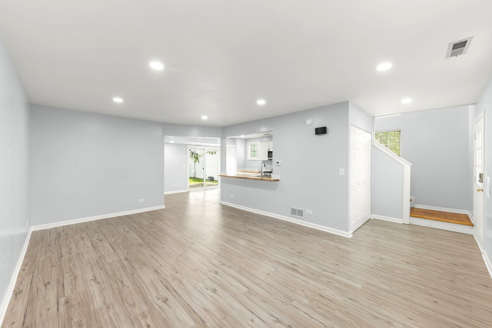 1010 Symphony Drive Property Photo 11