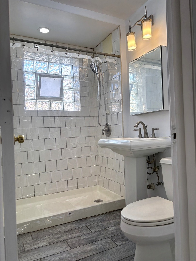 5700 W Montrose Avenue 1-c Property Photo 14