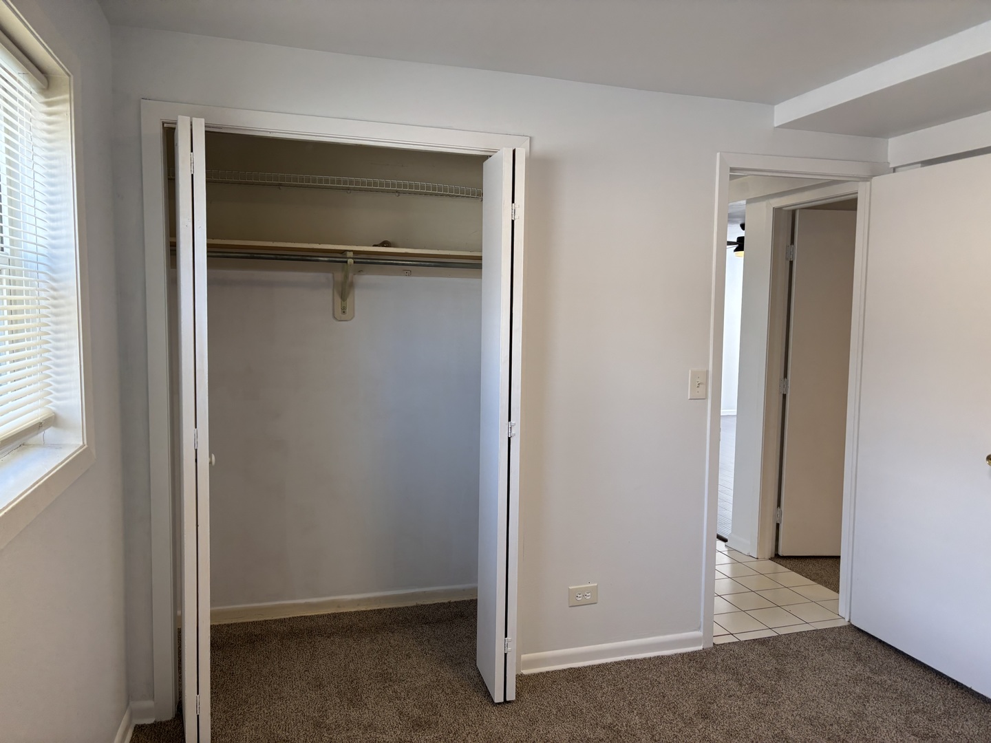 5700 W Montrose Avenue 1-c Property Photo 31