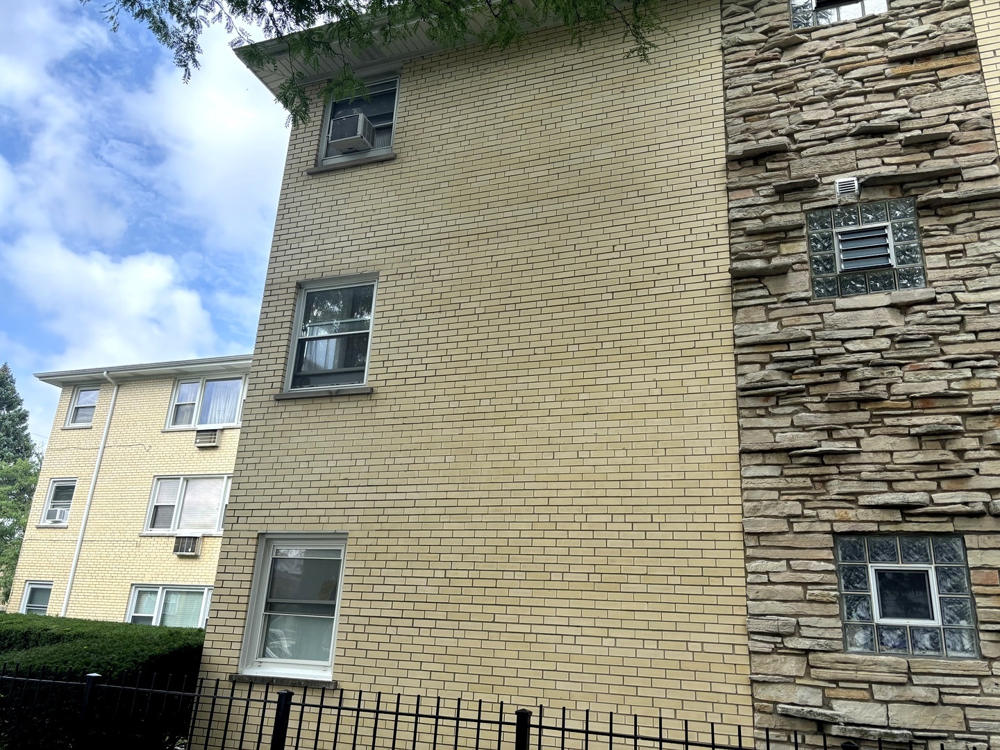5700 W Montrose Avenue 1-c Property Photo 38