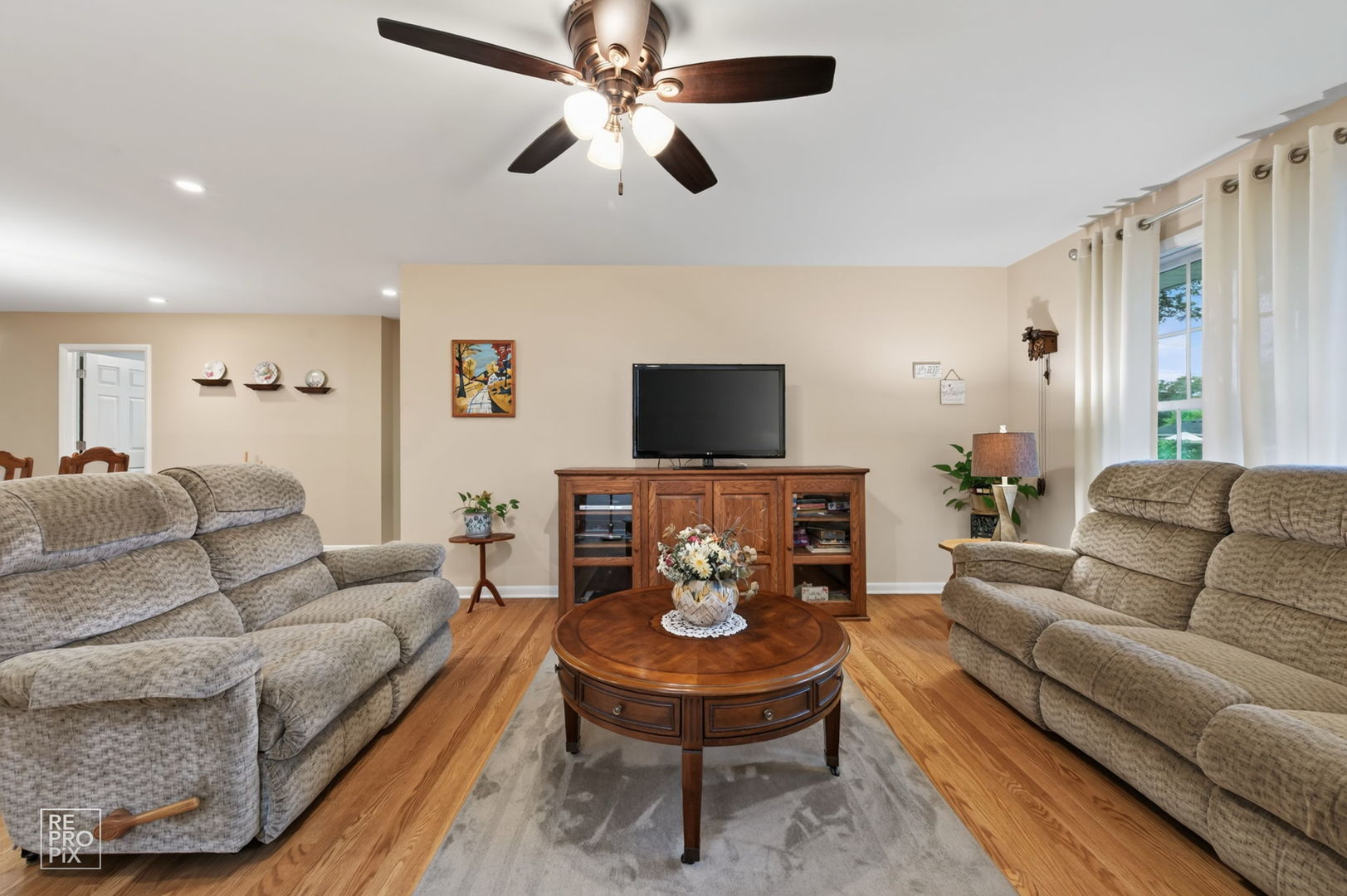 606 Banbury Court Property Photo 15