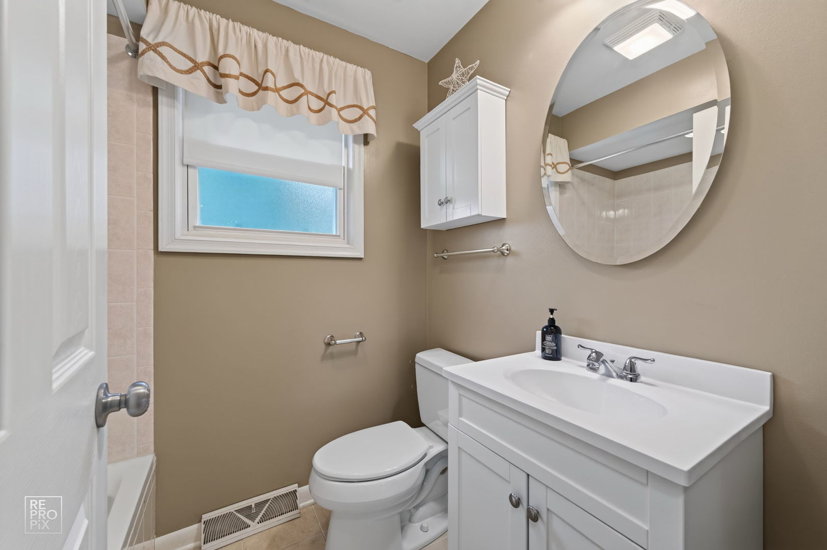 606 Banbury Court Property Photo 18