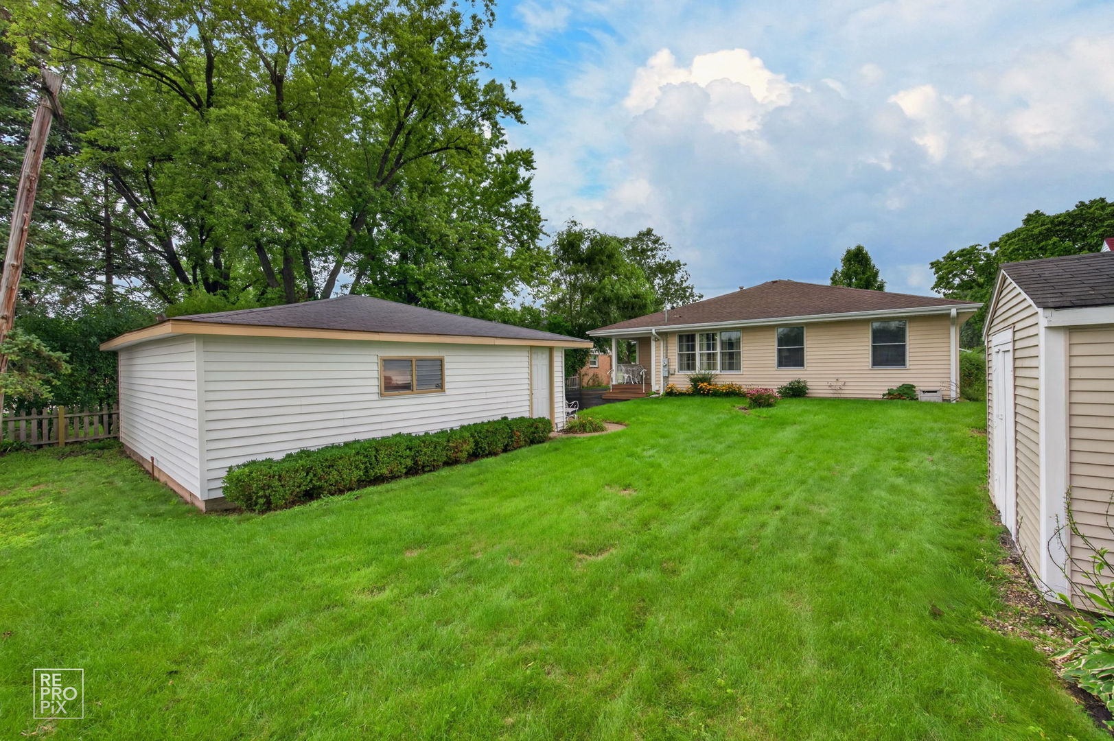 606 Banbury Court Property Photo 24