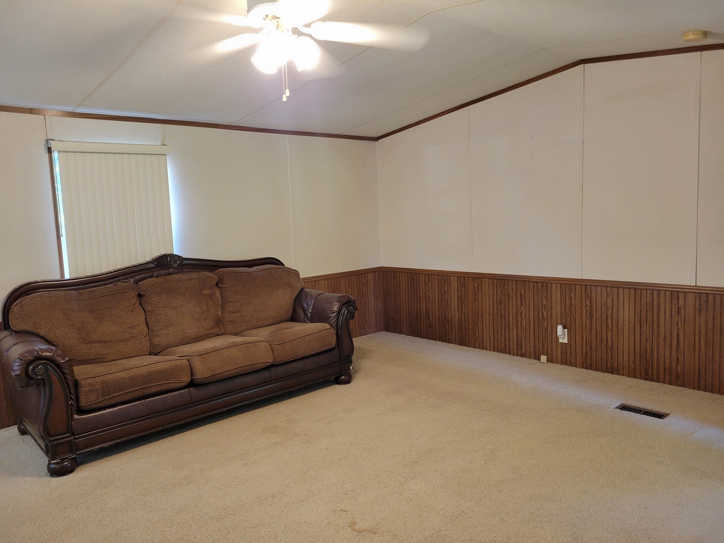 181 W Wall Street Property Photo 12