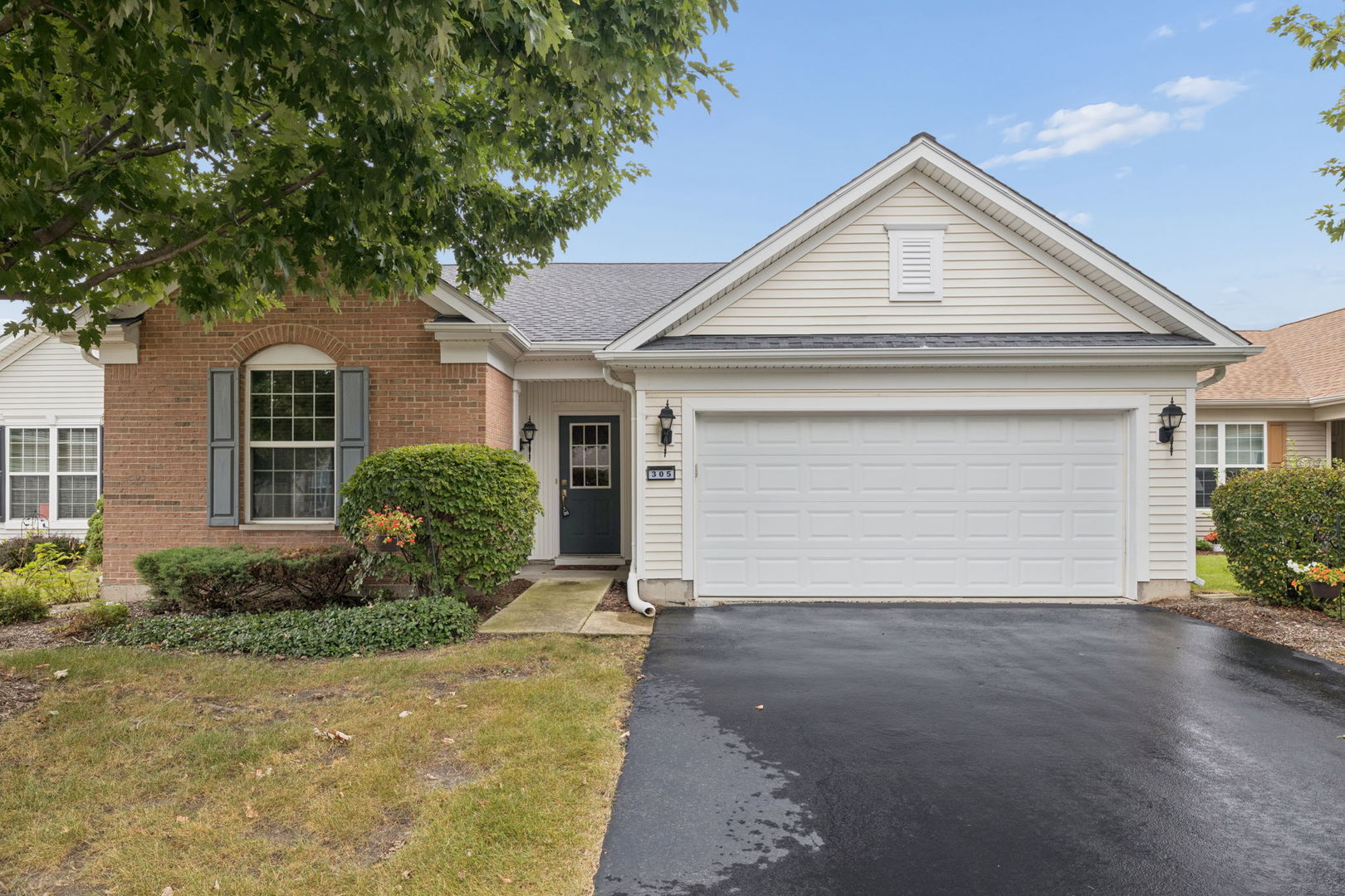 305 National Drive Property Photo 1