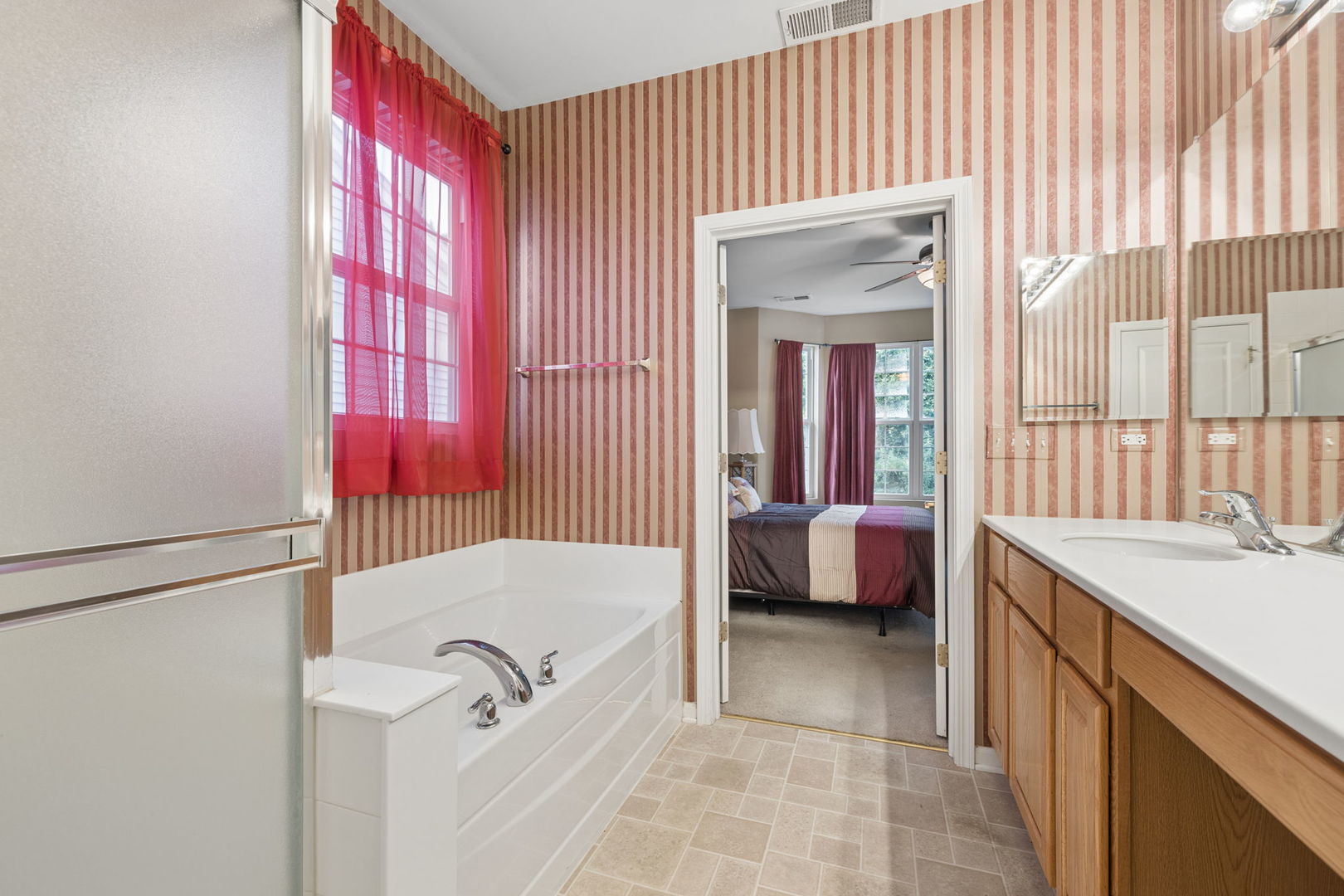 305 National Drive Property Photo 13