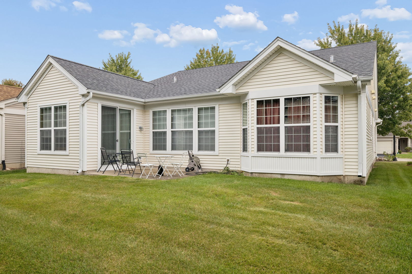 305 National Drive Property Photo 17
