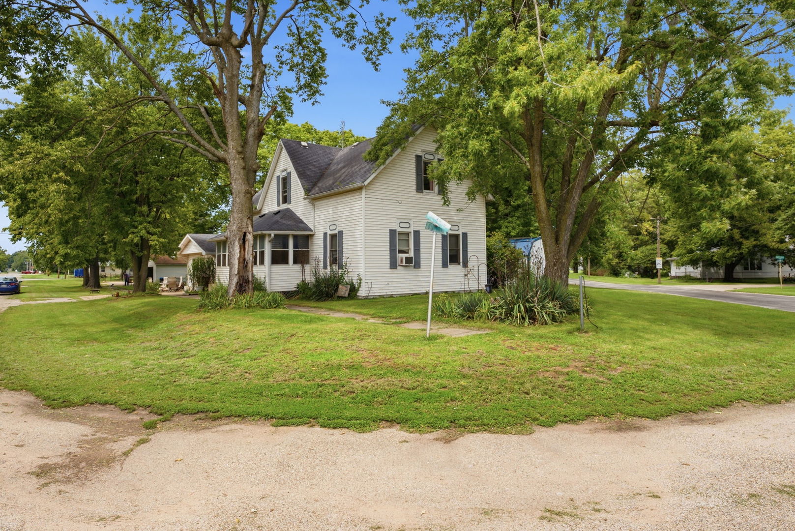 201 4th Street Property Photo 2