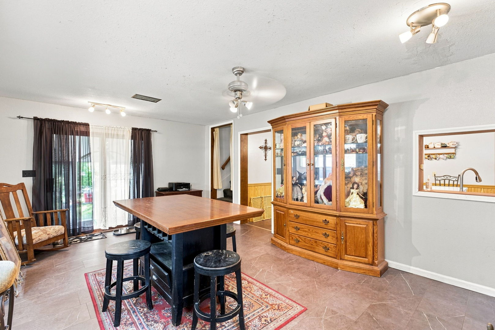 201 4th Street Property Photo 8