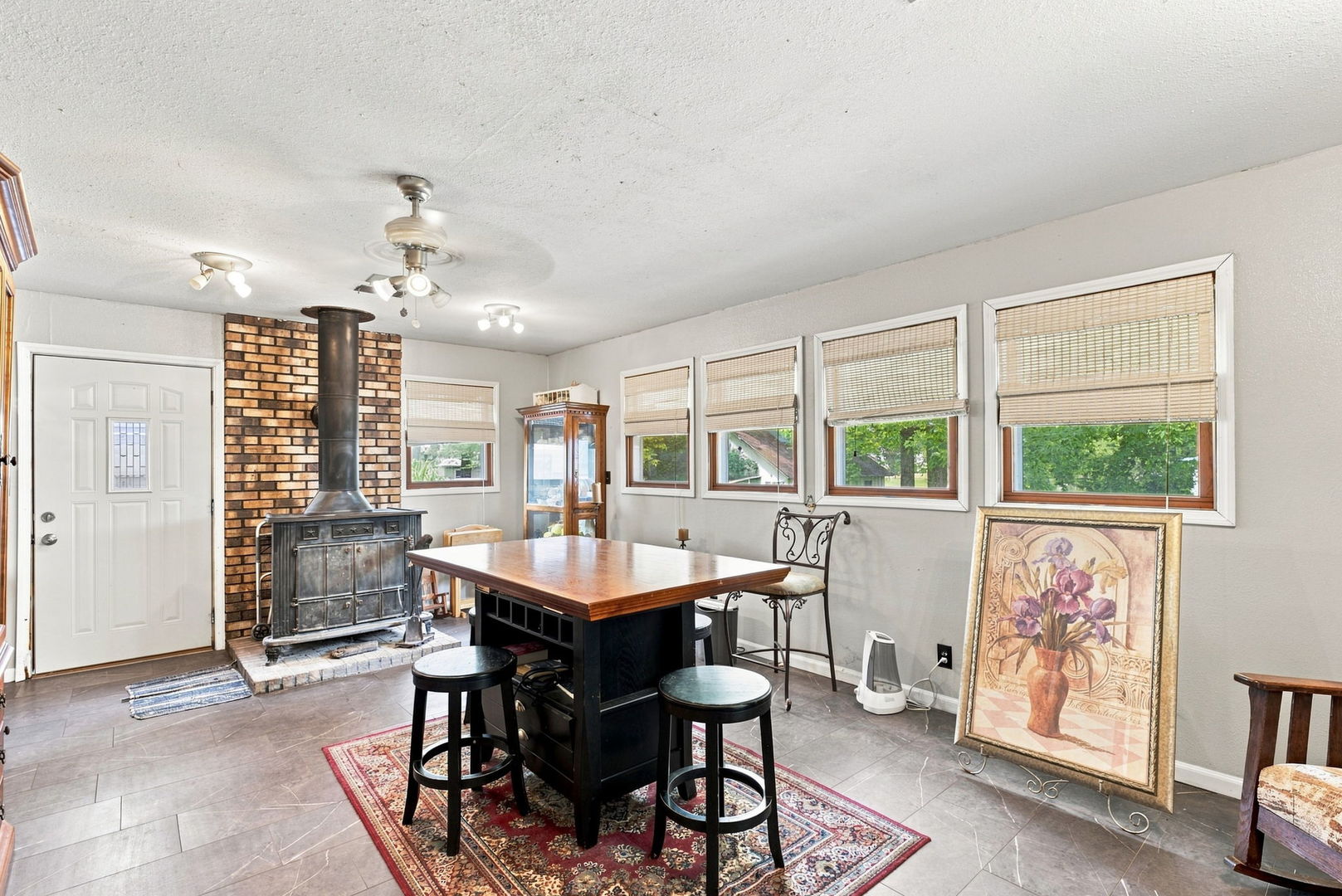 201 4th Street Property Photo 9