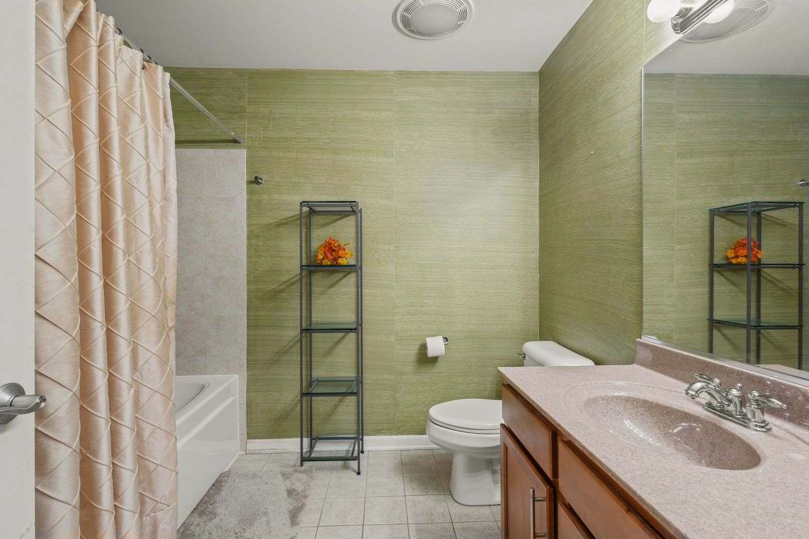 855 E 22nd Street 214 Property Photo 11