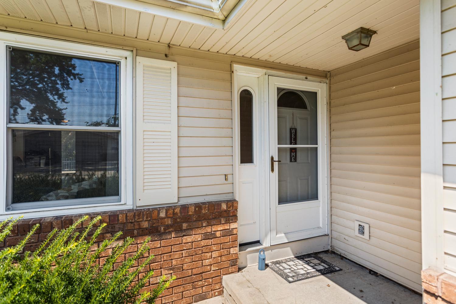 2135 Ivy Court Property Photo 3