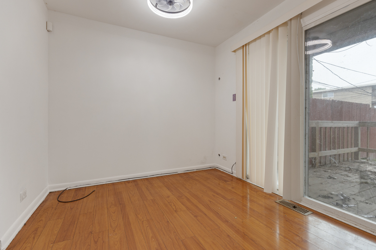 12109 S Indiana Avenue Property Photo 6
