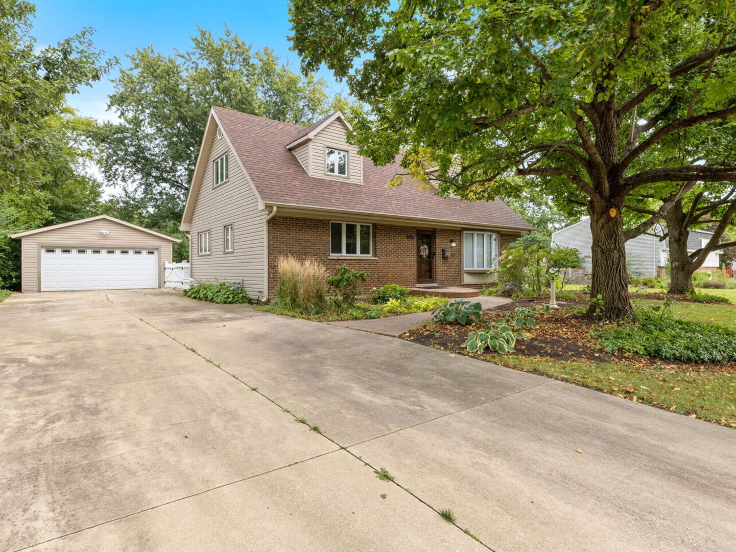 1937 Nottingham Lane Property Photo 2