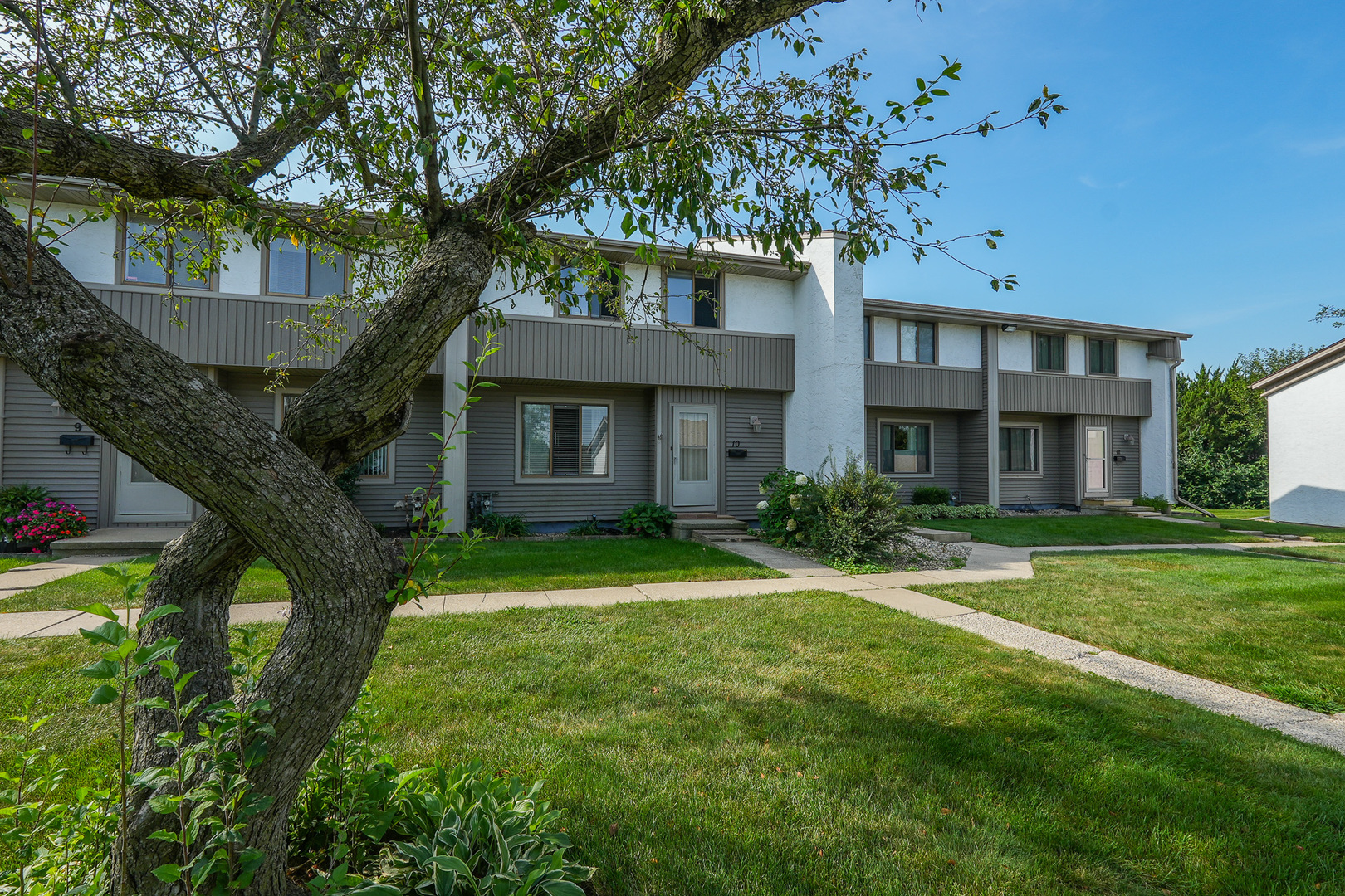10 Briarcliff Court 10 Property Photo 2