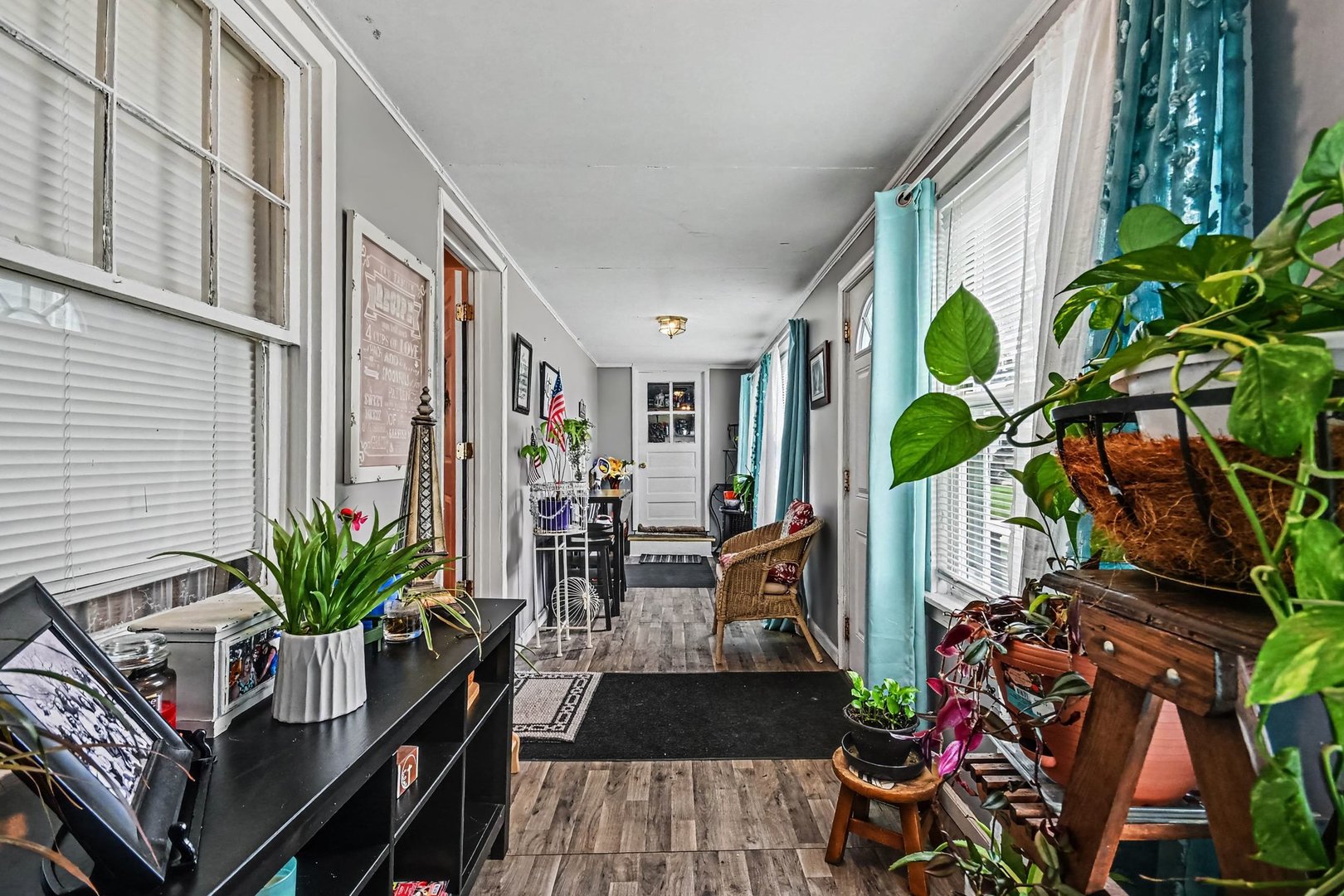 404 N River Street Property Photo 4