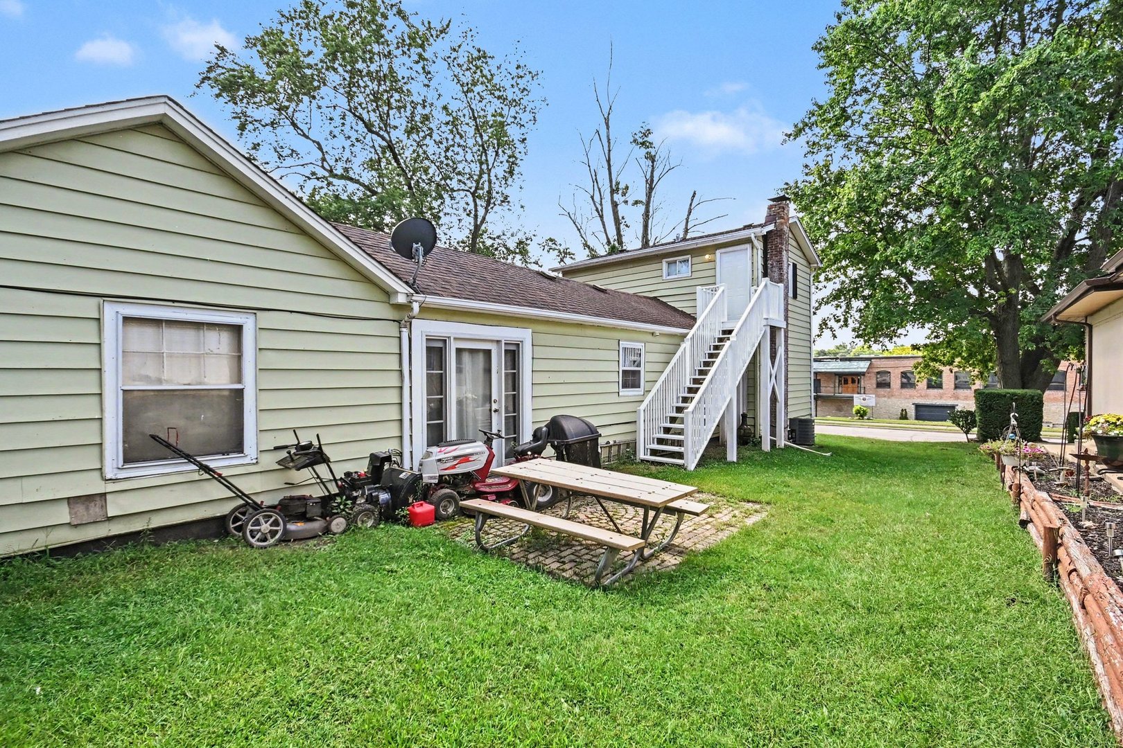 404 N River Street Property Photo 15