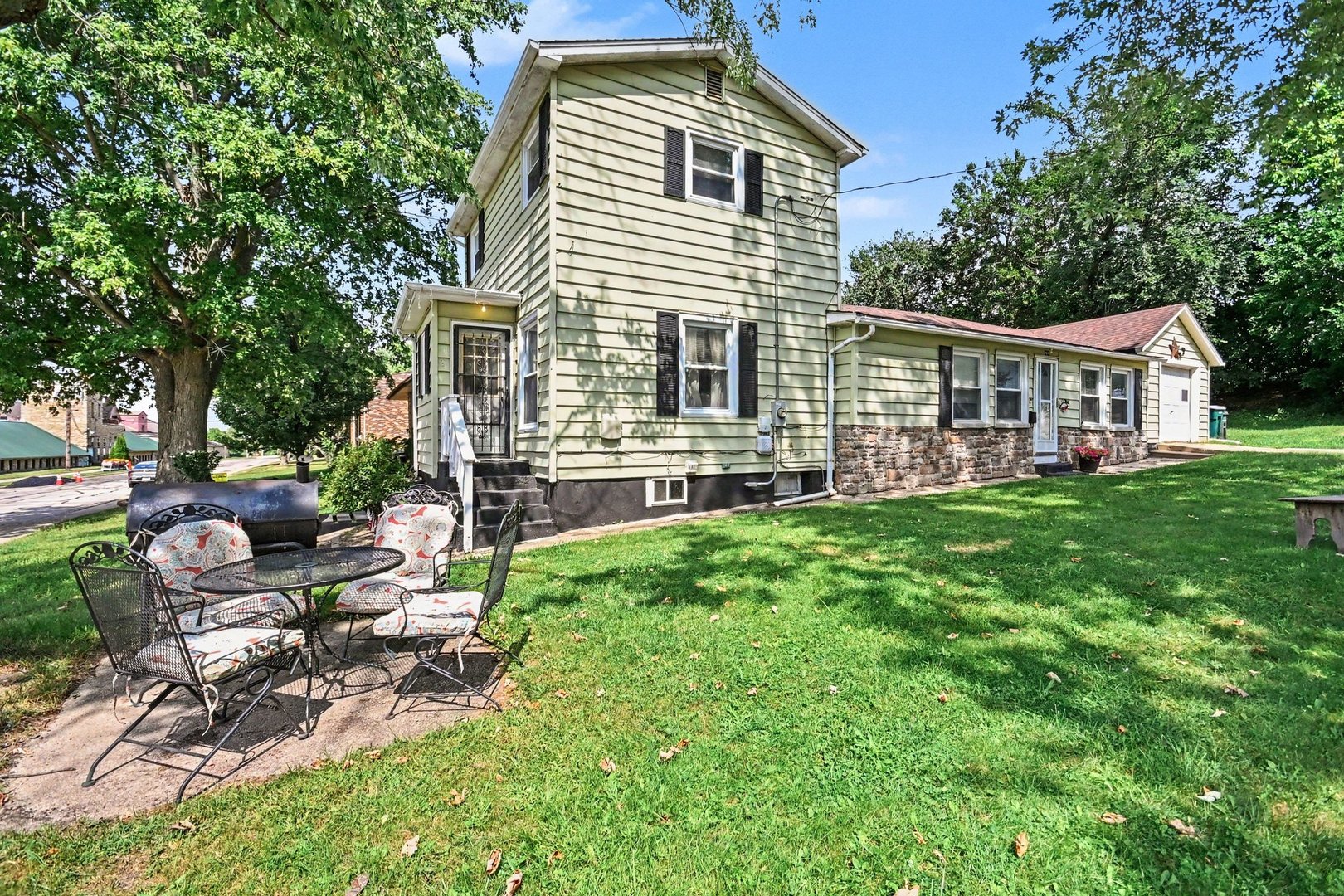 404 N River Street Property Photo 16