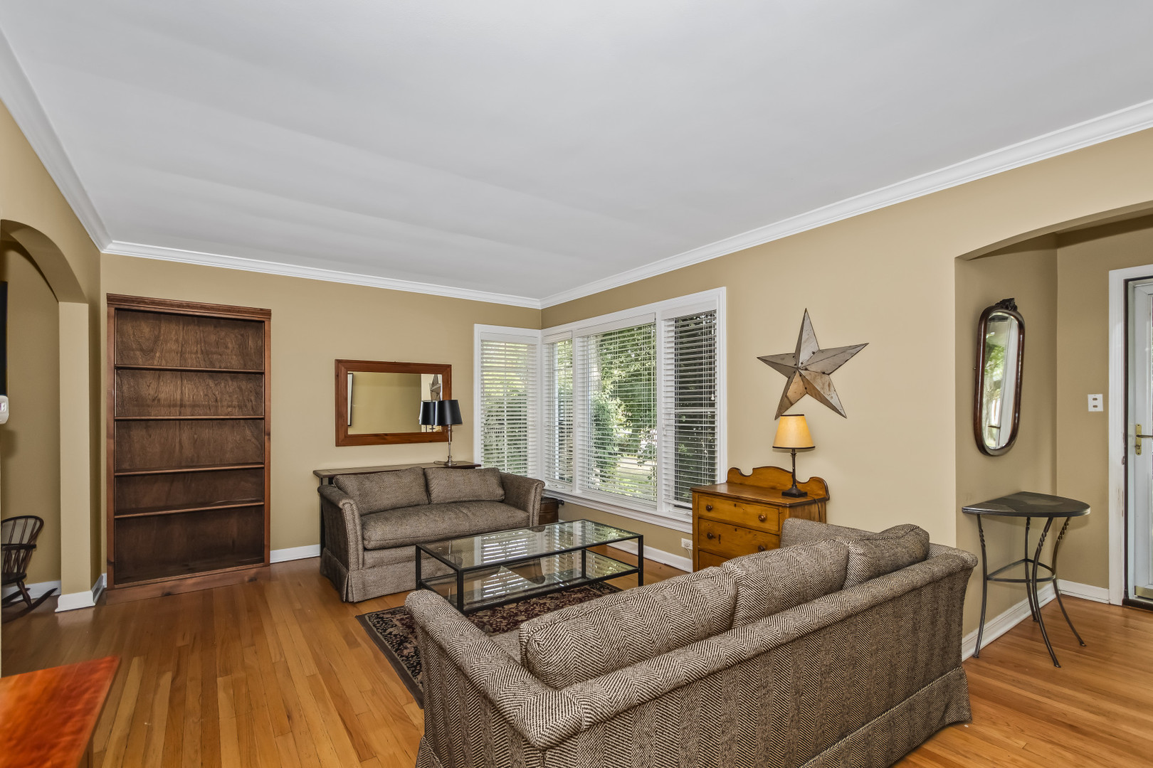 8130 Kilbourn Avenue Property Photo 3