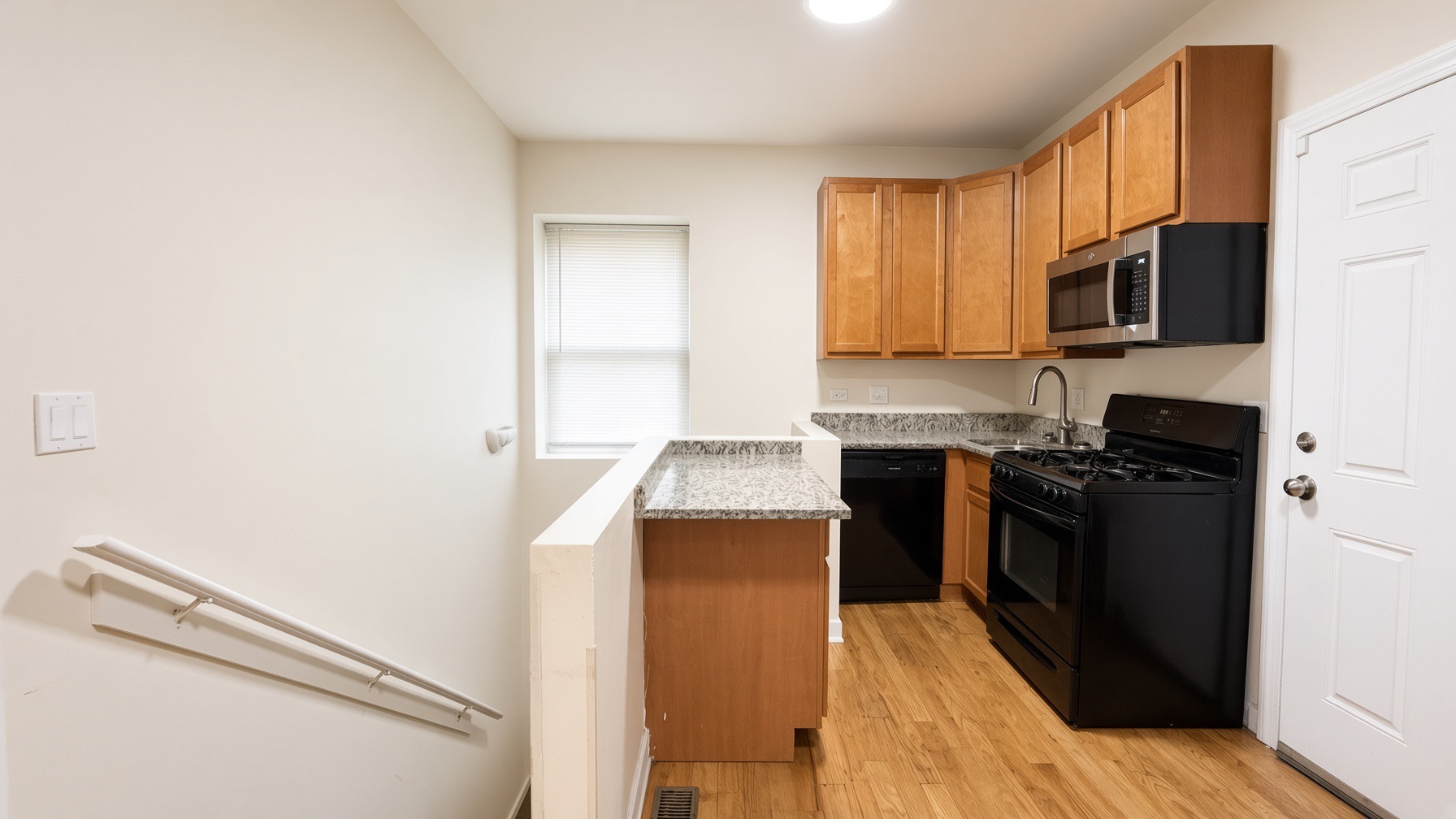 4605 N Kimball Avenue 1n Property Photo 3
