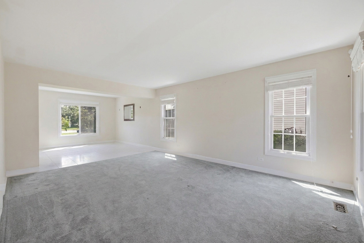 635 N Brookdale Drive Property Photo 2