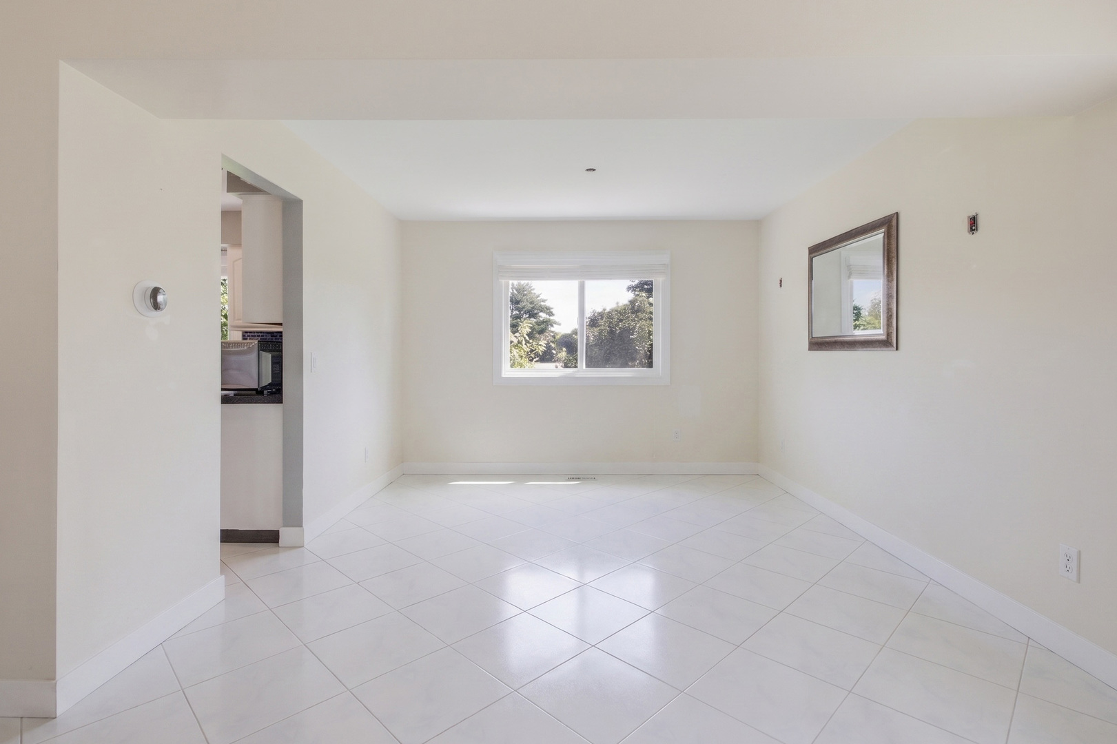 635 N Brookdale Drive Property Photo 3
