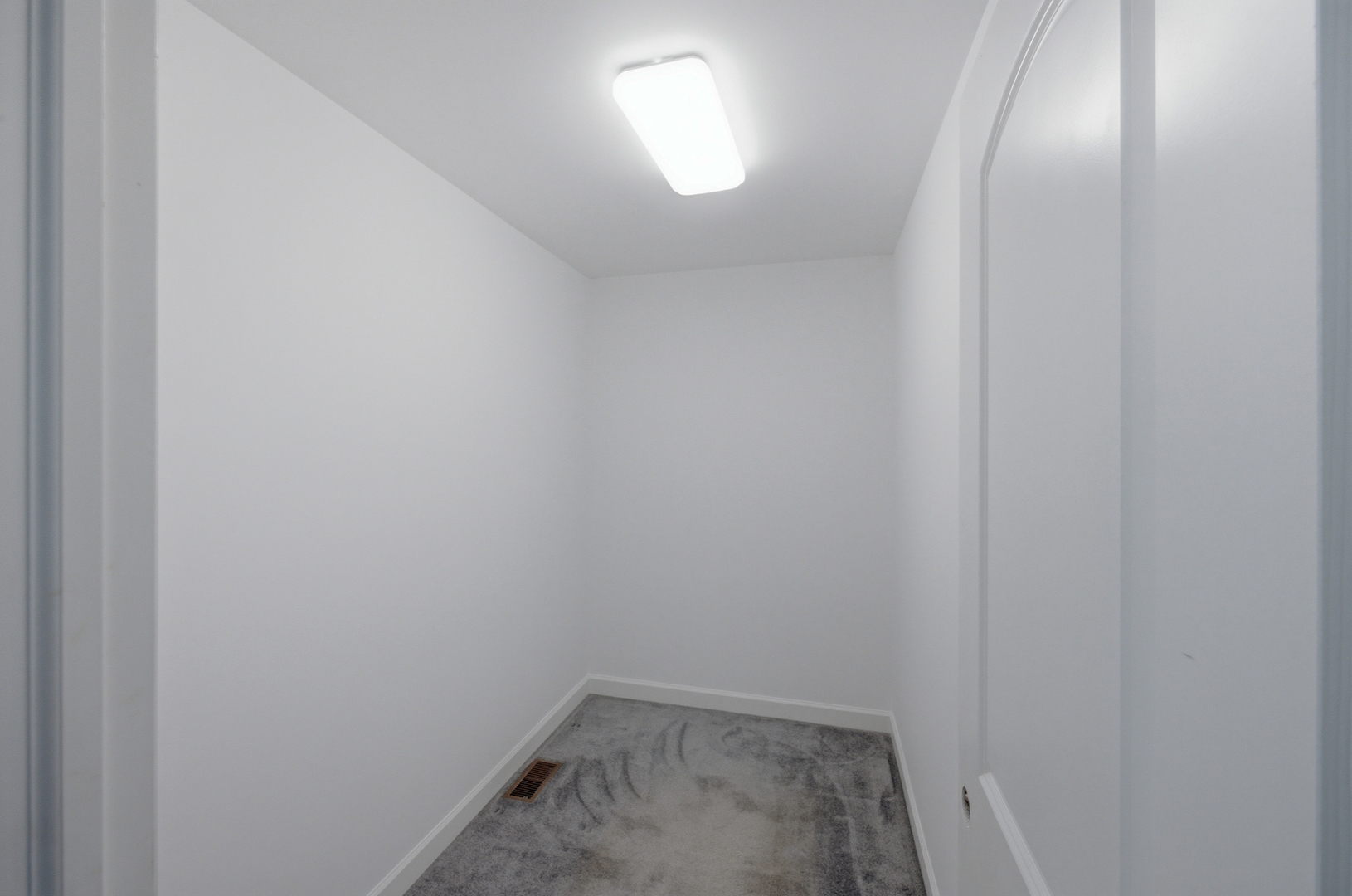 635 N Brookdale Drive Property Photo 13