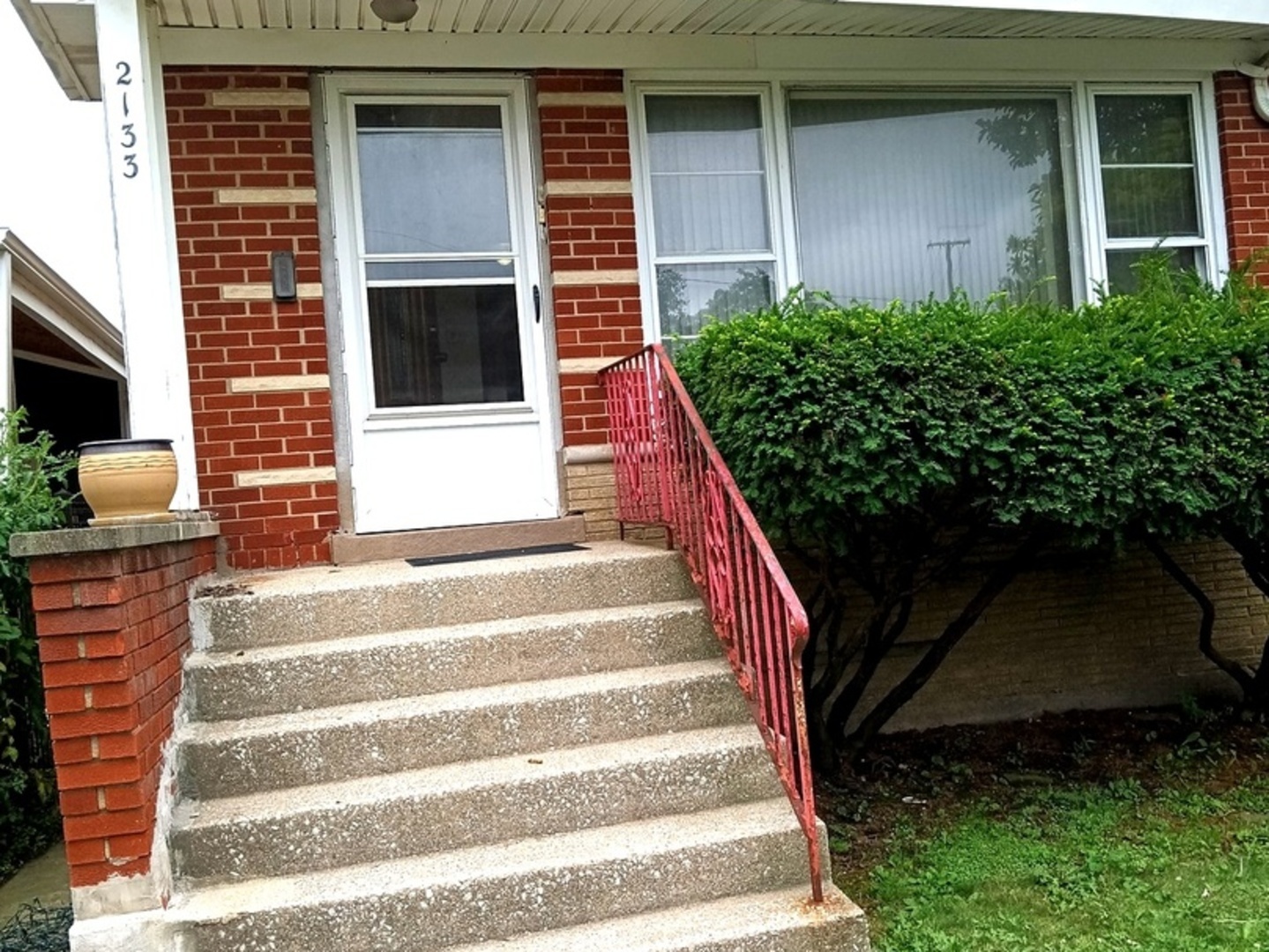 2133 W 49th Place Property Photo 2