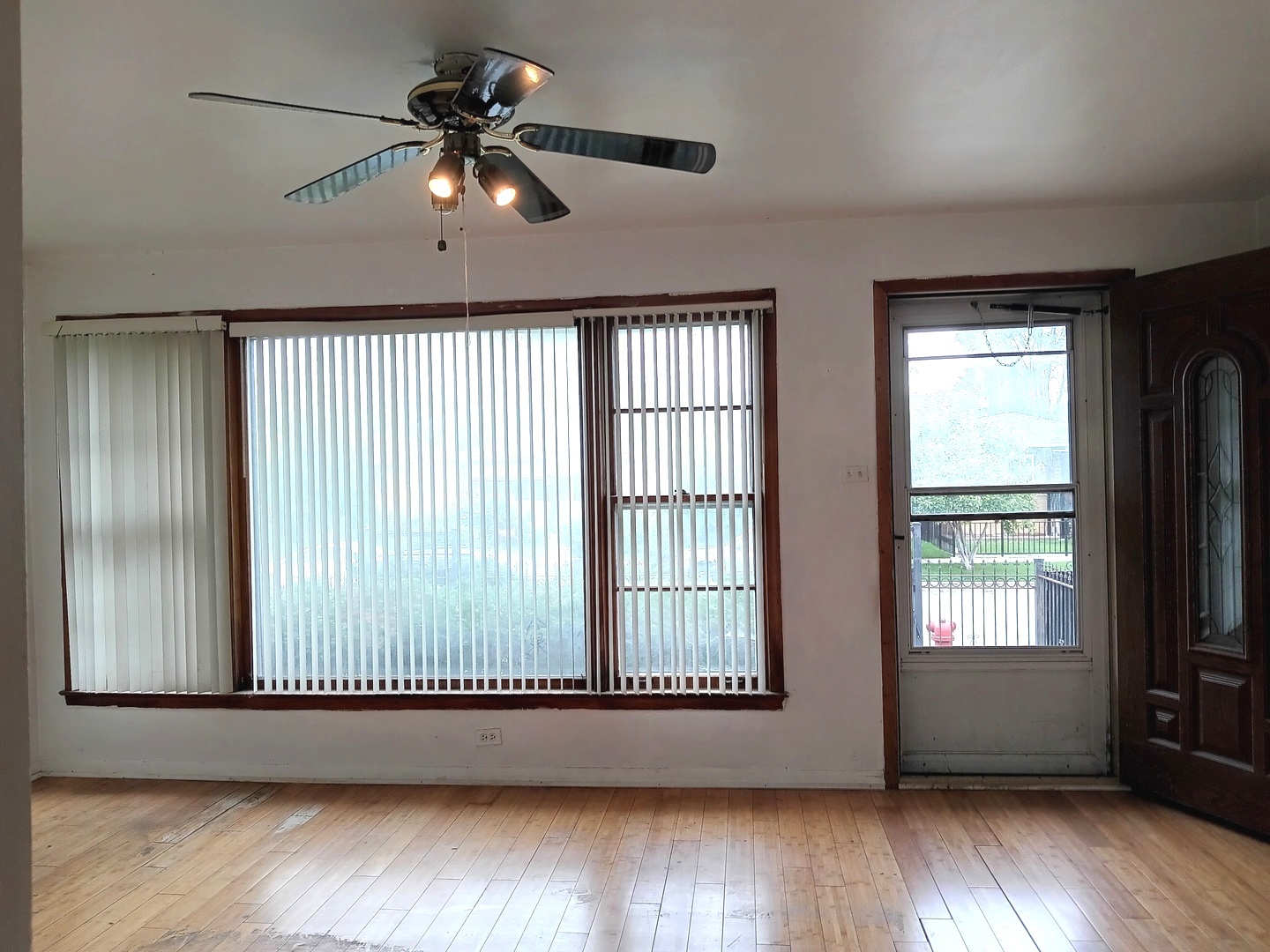 2133 W 49th Place Property Photo 3