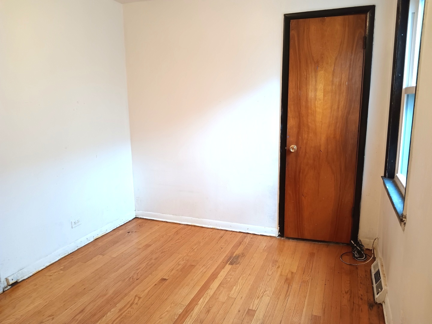 2133 W 49th Place Property Photo 6