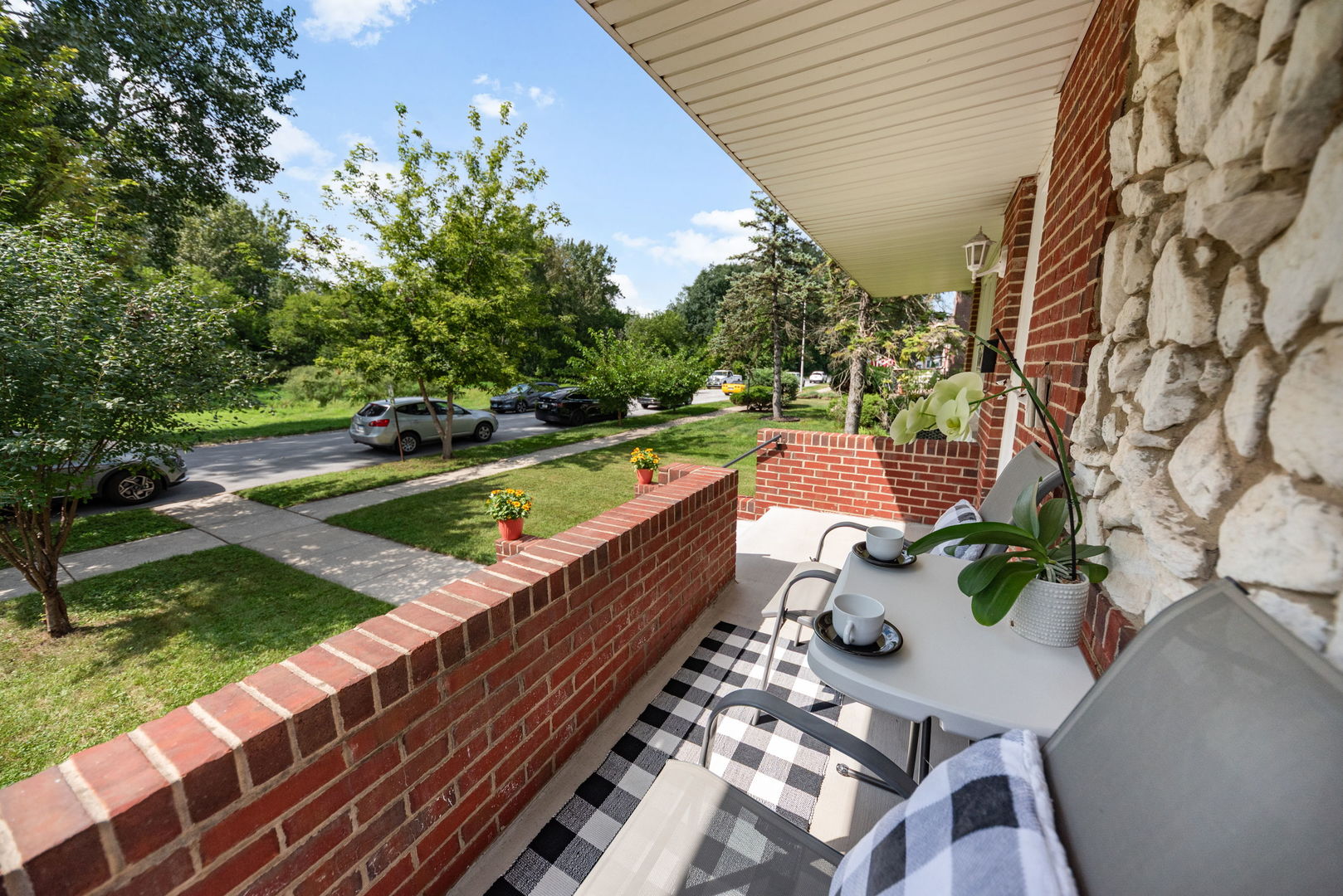14241 S Mackinaw Avenue Property Photo 3
