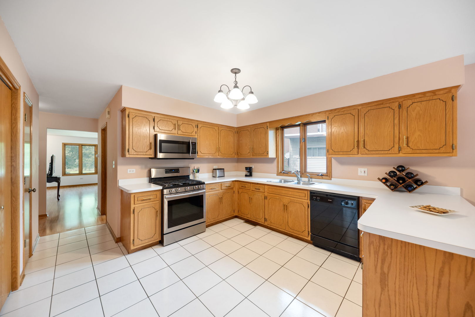 14241 S Mackinaw Avenue Property Photo 10