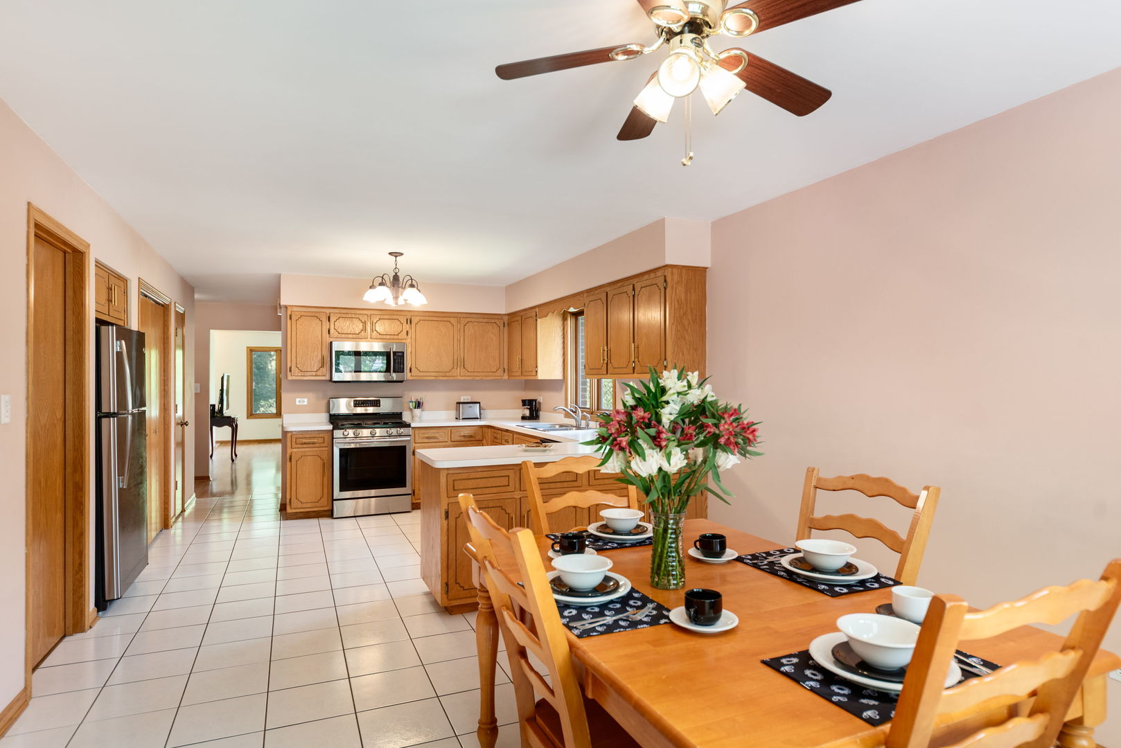 14241 S Mackinaw Avenue Property Photo 12