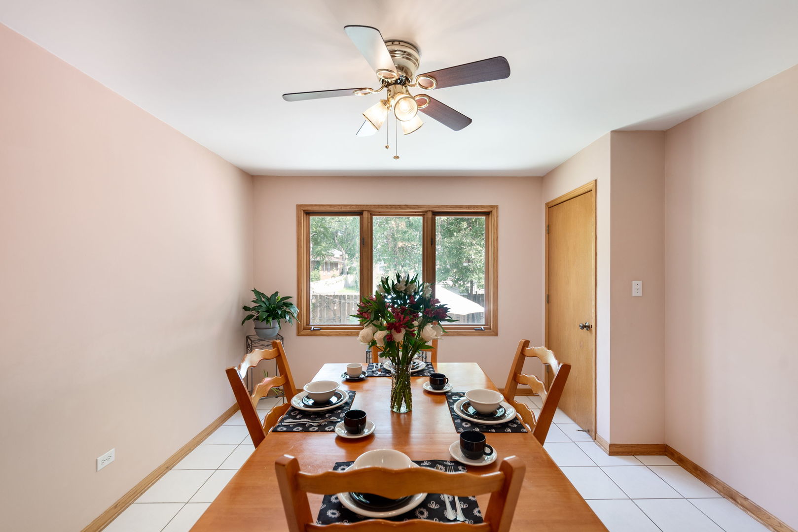 14241 S Mackinaw Avenue Property Photo 13