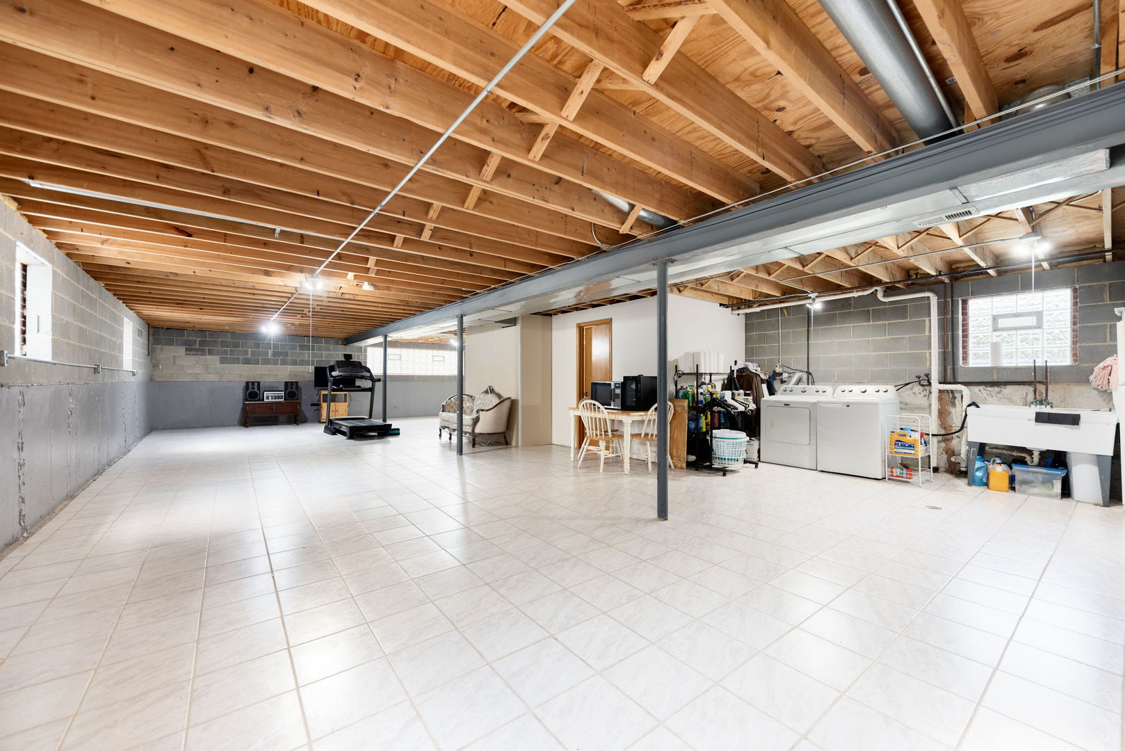 14241 S Mackinaw Avenue Property Photo 16
