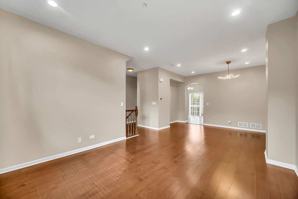 1260 Evergreen Avenue Property Photo 3