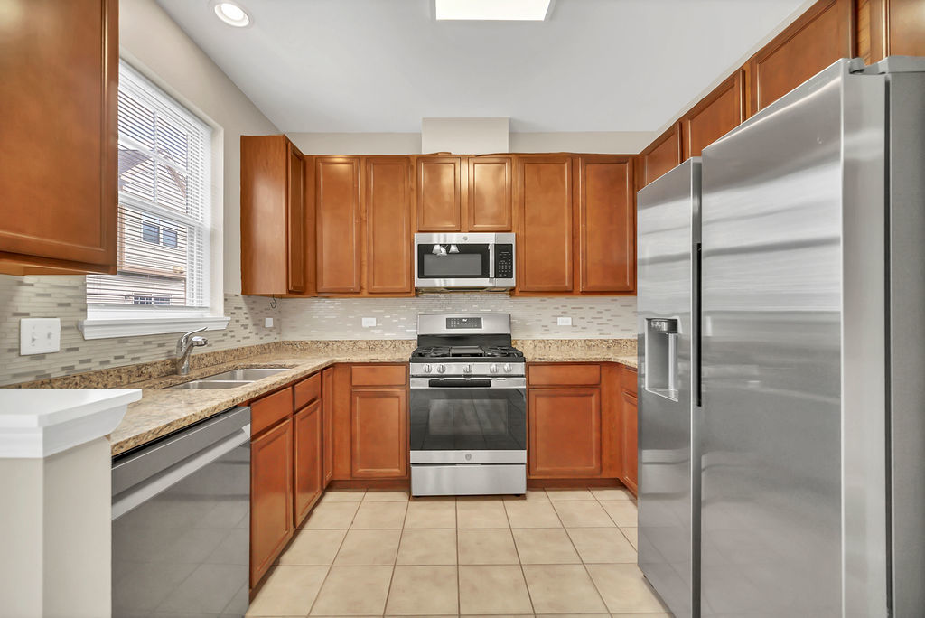 1260 Evergreen Avenue Property Photo 6