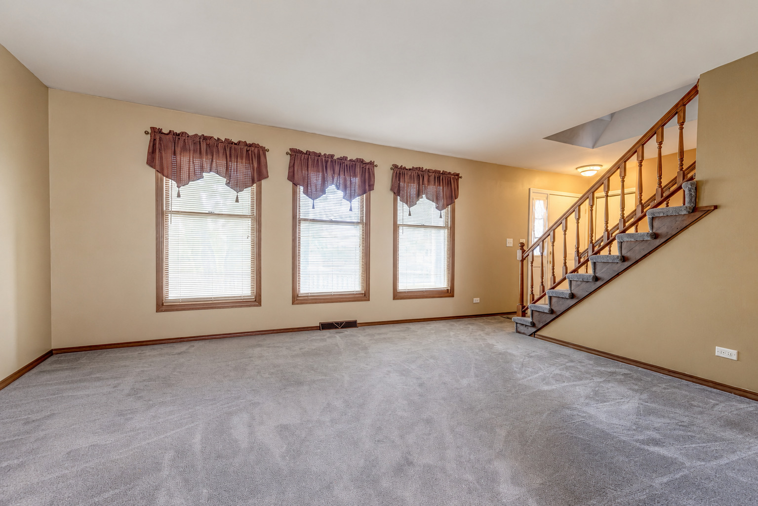 793 Santa Fe Court Property Photo 6