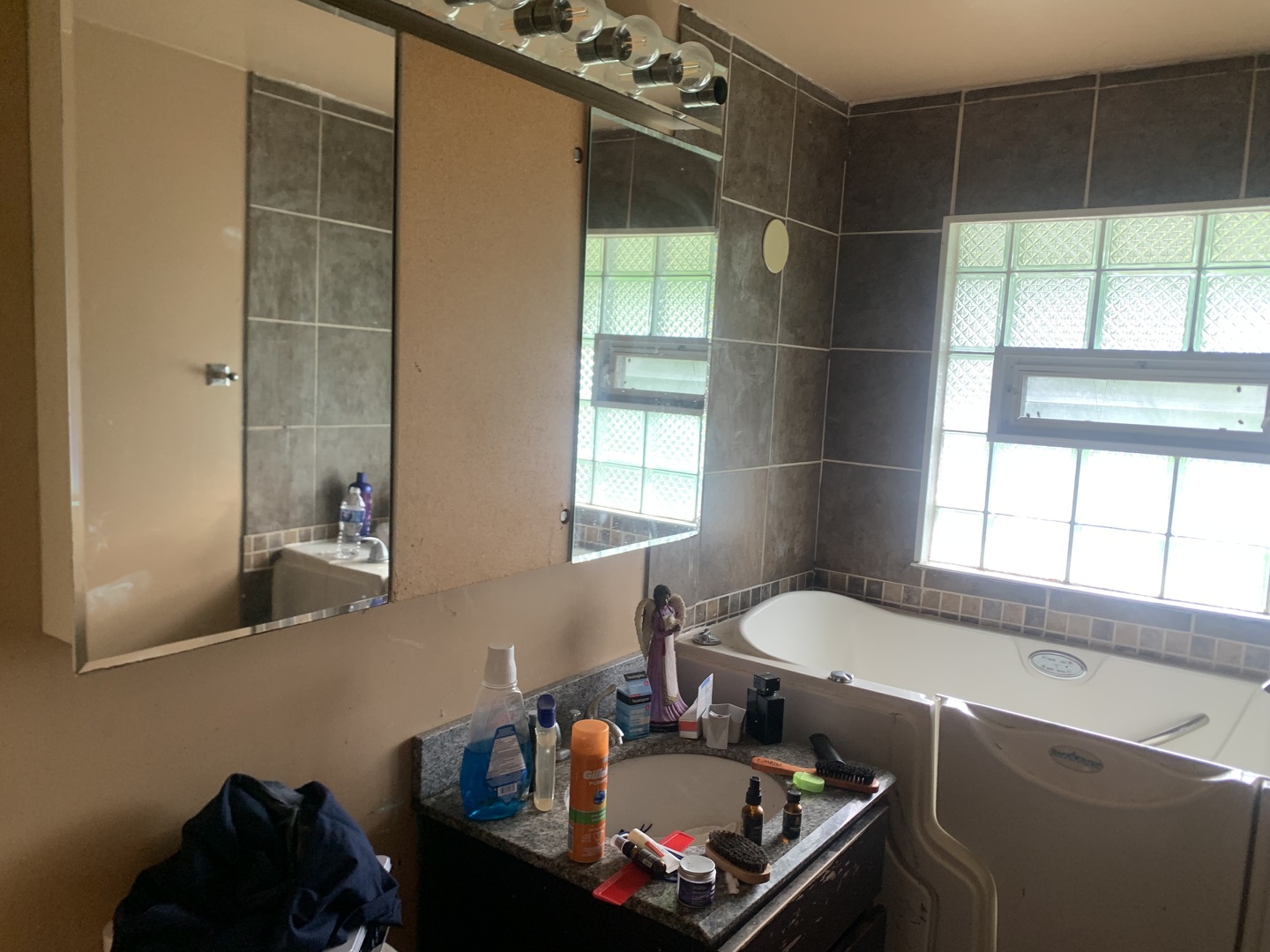 17960 John Avenue Property Photo 5