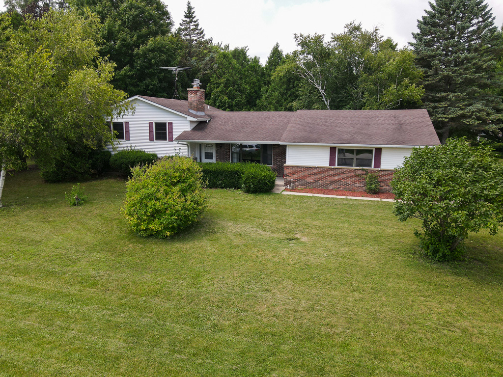 42886 N Washington Avenue Property Photo 1