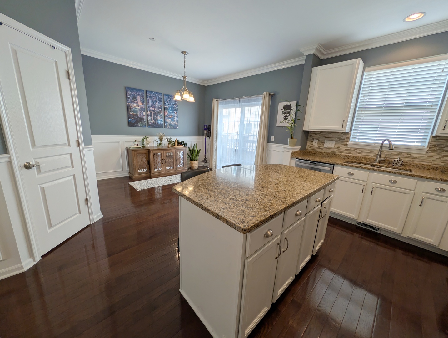 208 Wildflower Street Property Photo 11