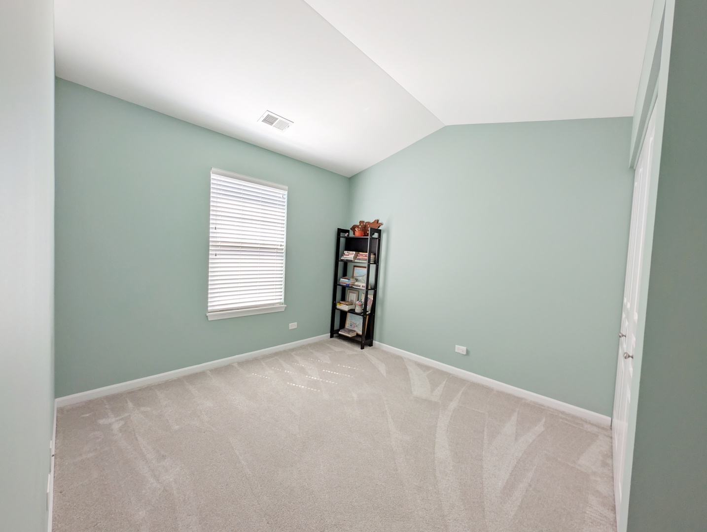 208 Wildflower Street Property Photo 16