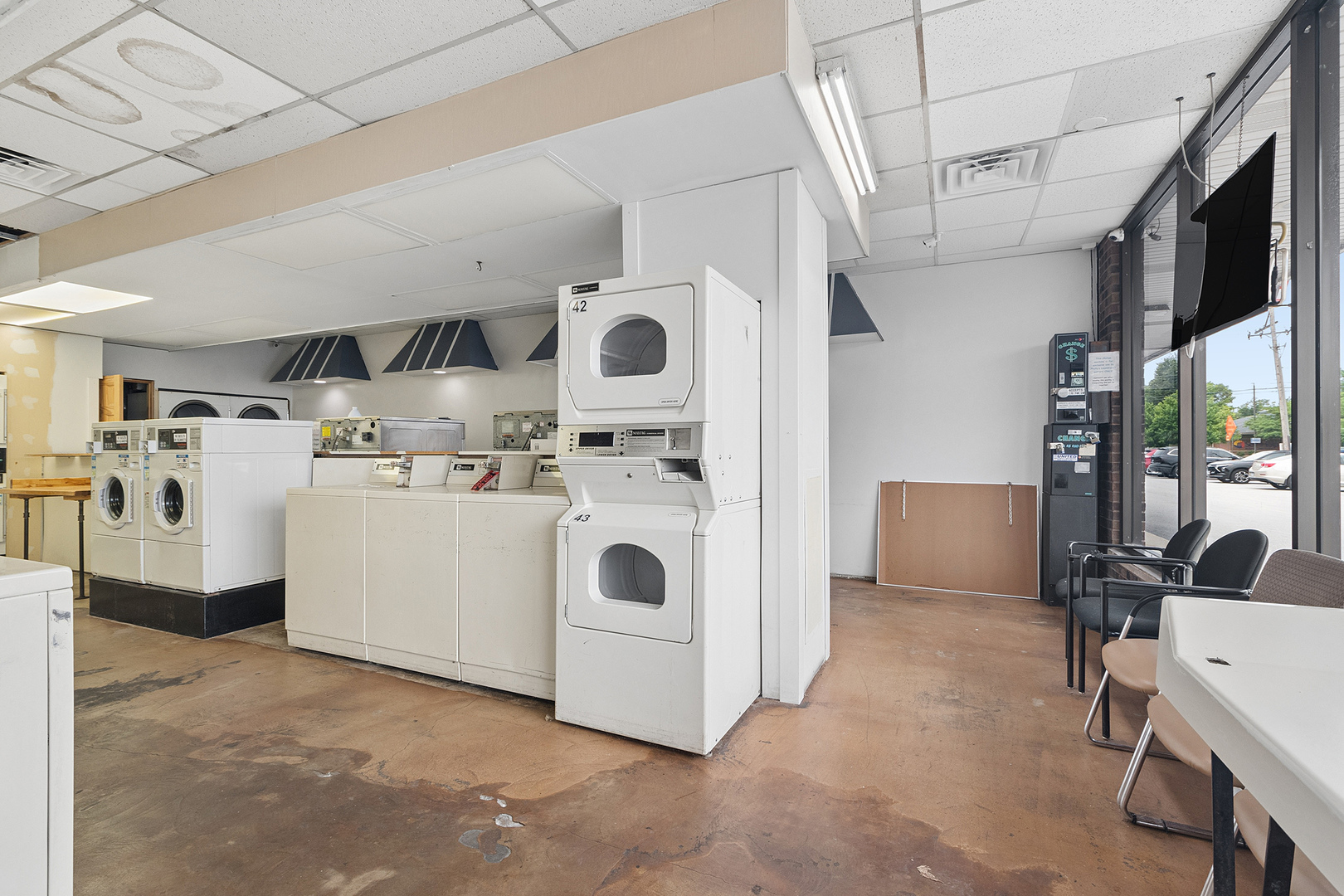5547-5561 127th Street Property Photo 19