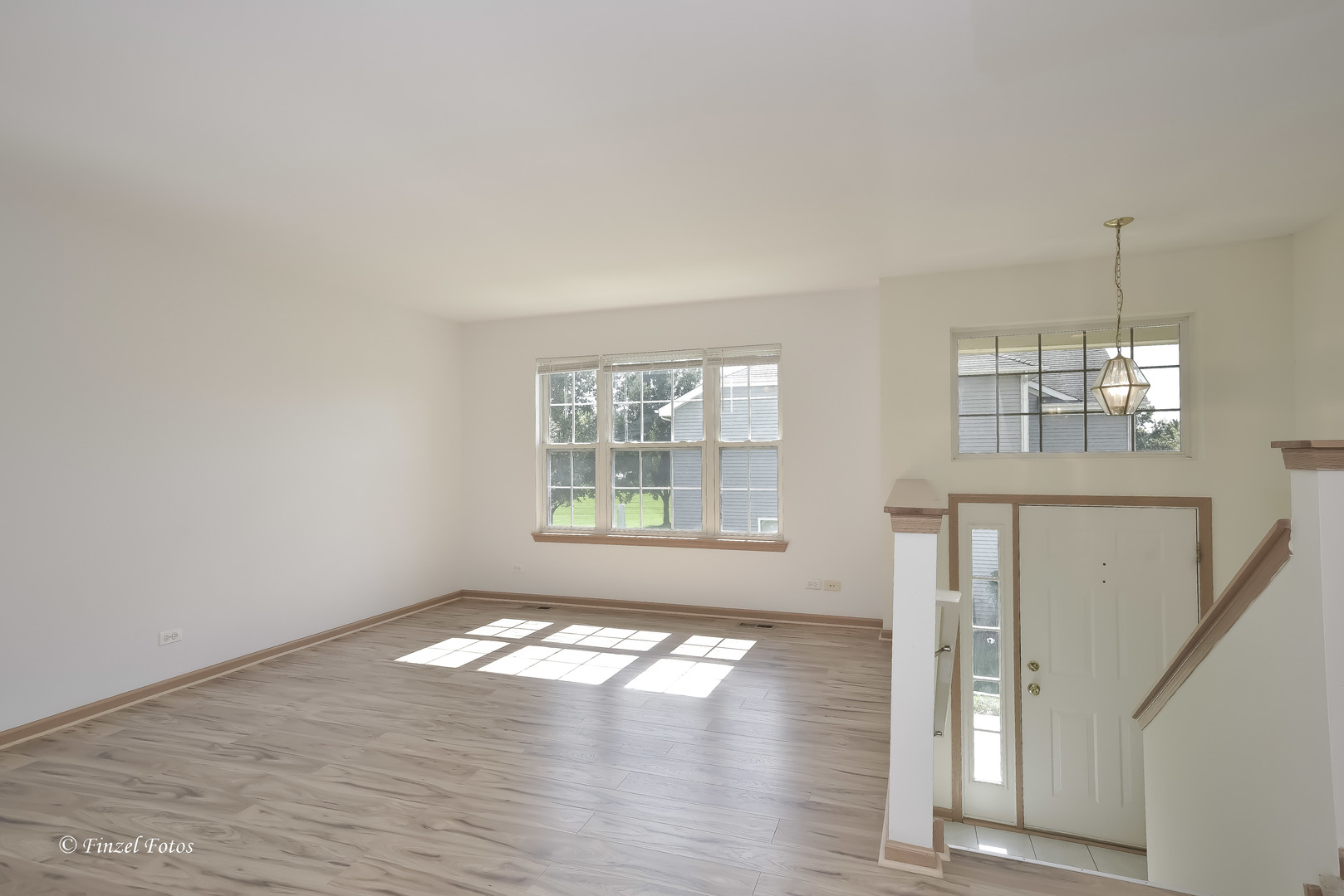 923 Emerald Drive Property Photo 4